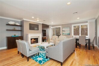 453 E Putnam Ave in Greenwich, CT - Building Photo - Building Photo