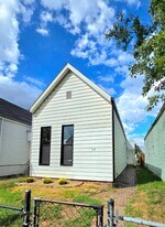 118 E Maryland St in Evansville, IN - Building Photo