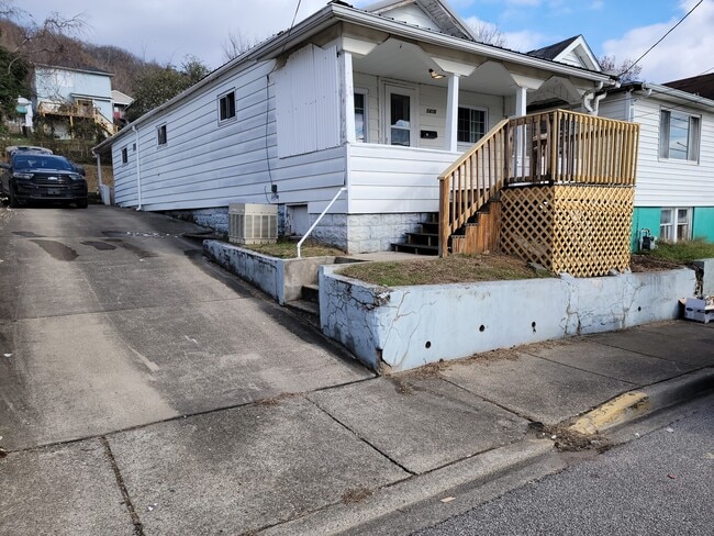 1416 Frame St in Charleston, WV - Building Photo - Building Photo