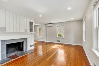 373 Great River Rd in Great River, NY - Building Photo - Building Photo