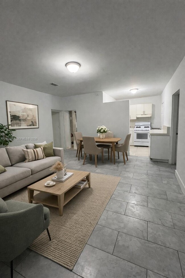 413 NW 33rd St in Miami, FL - Building Photo - Building Photo