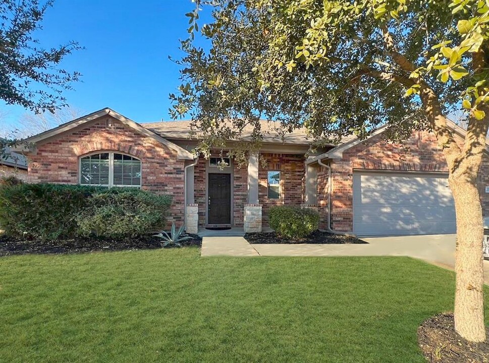 114 Clear Water Pass in Bastrop, TX - Building Photo