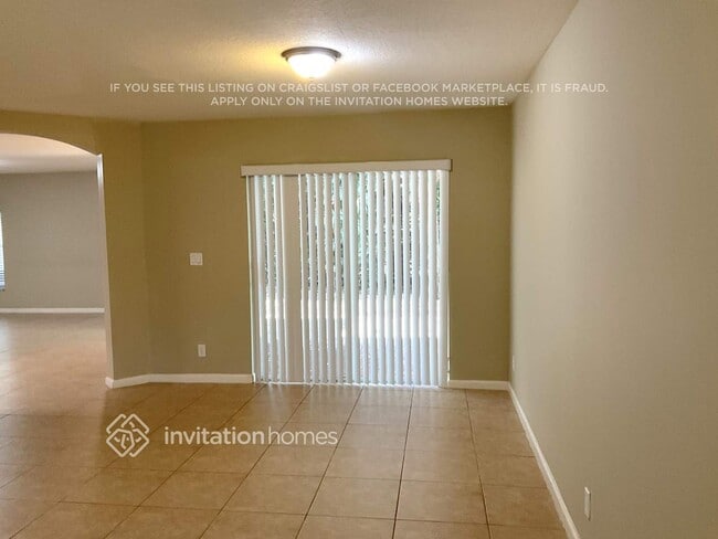 541 Alejandro Ln in Greenacres, FL - Foto de edificio - Building Photo