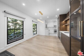 1722 N Vista St in Los Angeles, CA - Building Photo - Building Photo