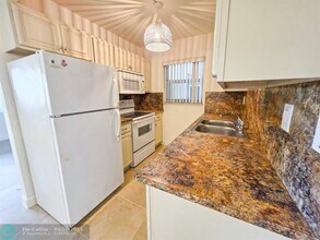 2131 NE 40th Ct in Lighthouse Point, FL - Building Photo - Building Photo