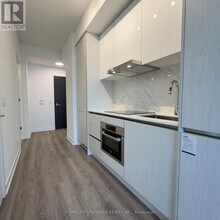 180 Front St E in Toronto, ON - Building Photo - Building Photo