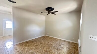 1511 Texoma St in Laredo, TX - Building Photo - Building Photo