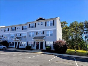 220 Campus Dr in Central, SC - Building Photo - Building Photo