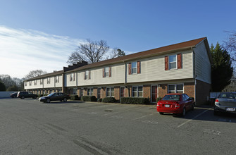 Frost Garden Townhomes in Mount Holly, NC - Building Photo - Building Photo