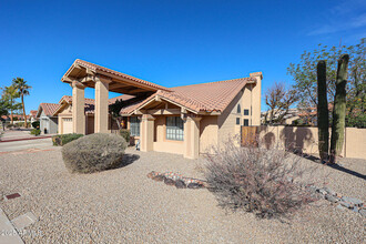 6910 W Kimberly Way in Glendale, AZ - Building Photo - Building Photo