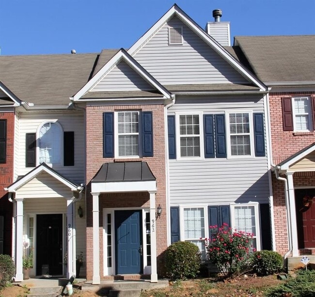 property at 962 Tree Creek Blvd