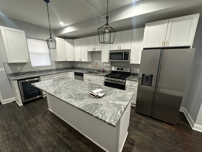 407 N Lakewood Ave in Baltimore, MD - Foto de edificio - Building Photo