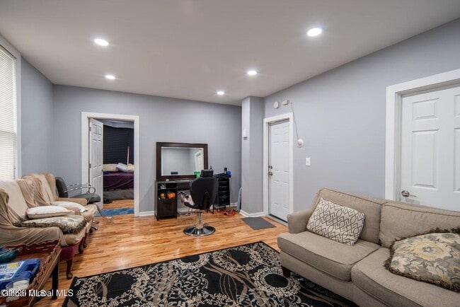 138 Main St in Cohoes, NY - Building Photo - Building Photo