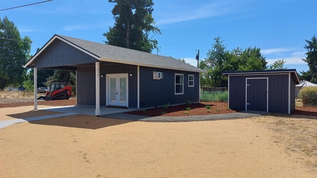 property at 632 N 4th St