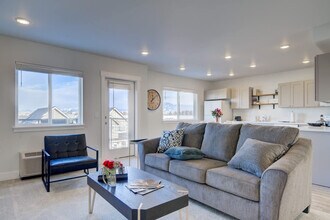 5242 Fallon St in Bozeman, MT - Foto de edificio - Building Photo