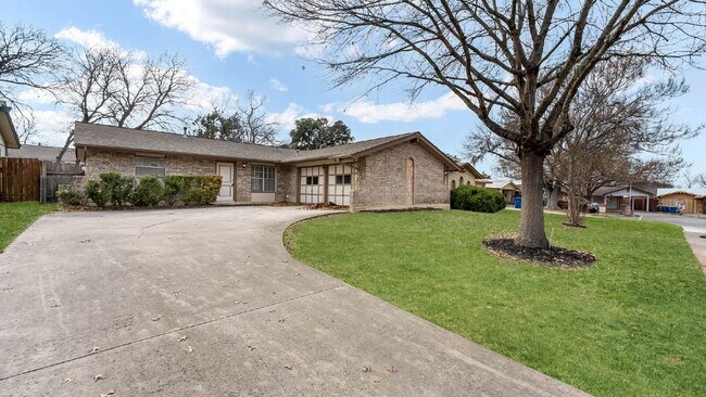 4710 Casa Bello St in San Antonio, TX - Building Photo - Building Photo