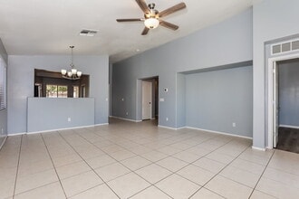 15 E Coral Bean Dr in San Tan Valley, AZ - Foto de edificio - Building Photo