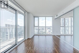 85-4085 Queens Wharf Rd in Toronto, ON - Building Photo - Building Photo