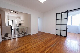1351 Meridian Ave in Miami Beach, FL - Building Photo - Building Photo