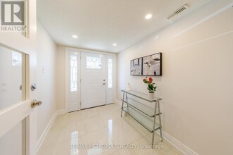 781 Candlestick Cir in Mississauga, ON - Building Photo - Building Photo