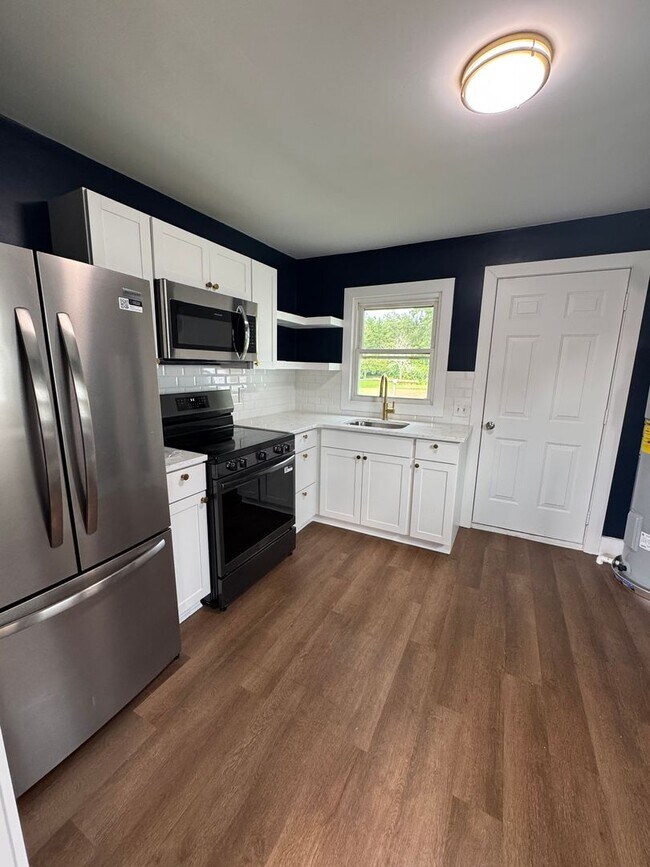 property at 104 Thomas St