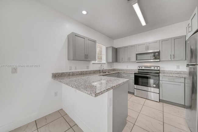 14708 NE 7th Ave, Unit 14708 in Miami, FL - Building Photo - Building Photo