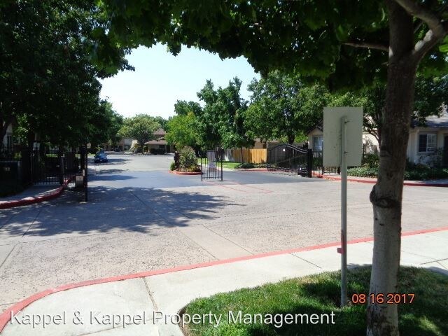 2001 Eastwood Dr-Unit -#58 in Vacaville, CA - Building Photo - Building Photo