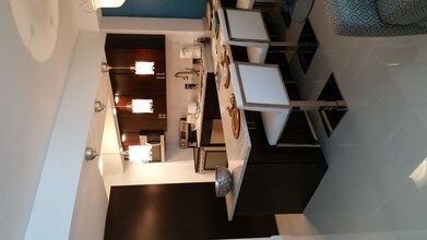 5401 Collins Ave, Unit 1115 in Miami Beach, FL - Building Photo - Building Photo