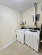 5311 NE 10th Ave in Pompano Beach, FL - Foto de edificio - Building Photo