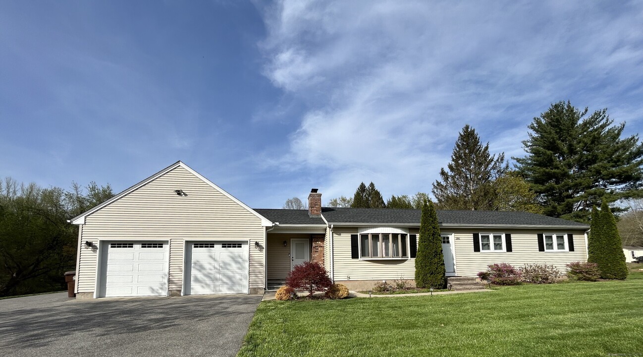 281 Abbe Rd in Enfield, CT - Building Photo