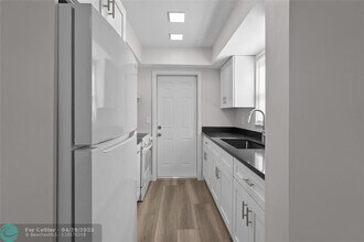 1150 E Sample Rd in Pompano Beach, FL - Building Photo - Building Photo