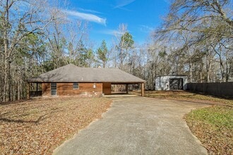 95 Oakwood Dr in Wetumpka, AL - Building Photo - Building Photo