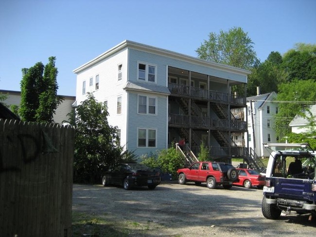 40 Mount Vernon Ave in Augusta, ME - Building Photo - Building Photo