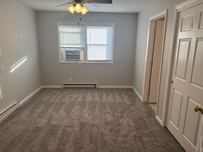 5125 Marshall Dr, Unit 3 in Omaha, NE - Foto de edificio - Building Photo