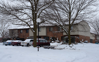 Fostoria Green Apartments in Fostoria, OH - Foto de edificio - Building Photo