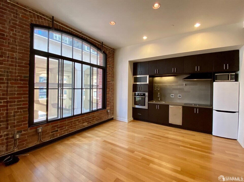 16 Jessie St in San Francisco, CA - Building Photo