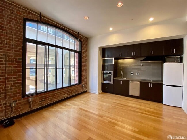 property at 16 Jessie St