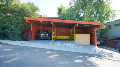 3143 Hollycrest Dr in Los Angeles, CA - Building Photo - Building Photo