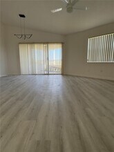 2880 N Oakland Forest Dr in Oakland Park, FL - Foto de edificio - Building Photo