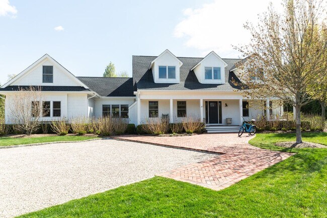 20 Sunshine Rd in Shelter Island, NY - Foto de edificio - Building Photo