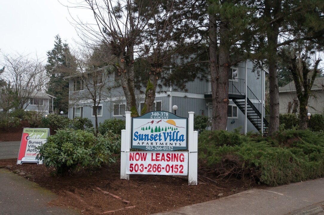 Sunset Villa Apartments in Canby, OR - Building Photo