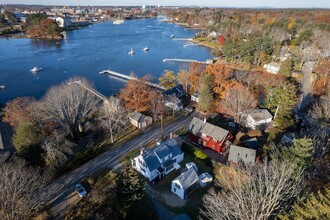 21 Old Ferry Ln in Kittery, ME - Building Photo - Building Photo