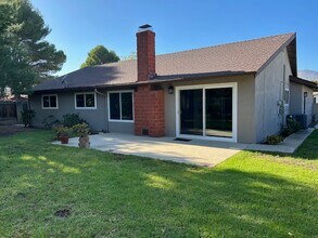 292 Henrietta Ave in Thousand Oaks, CA - Building Photo - Building Photo