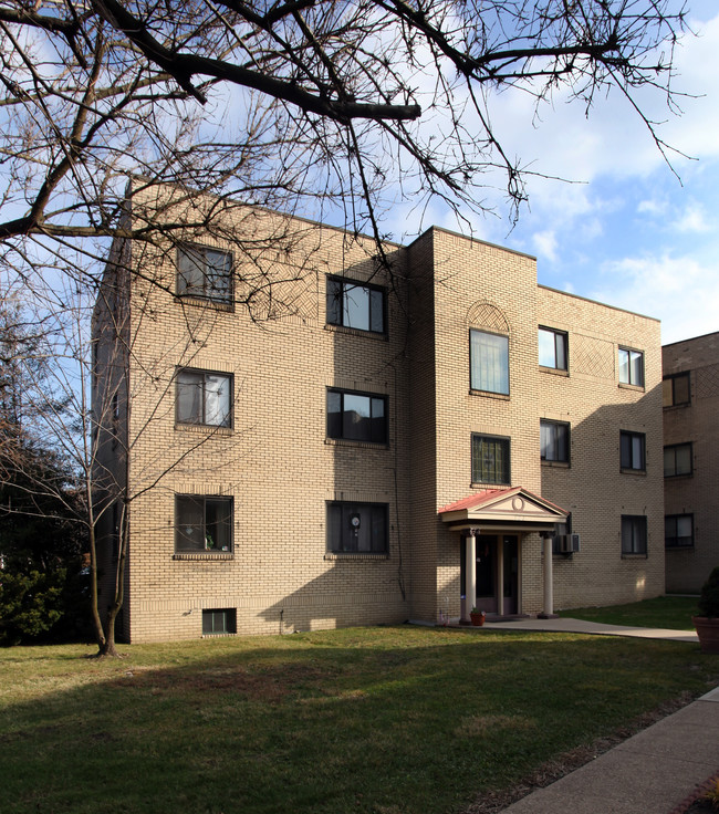 Beverly Court Apartments in Pittsburgh, PA - Building Photo - Building Photo