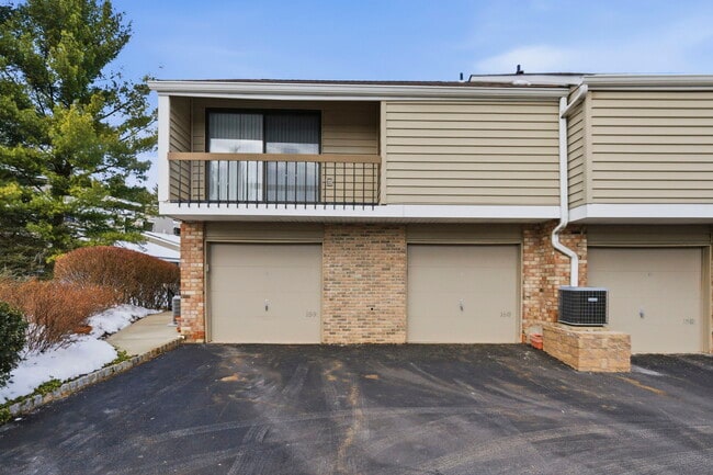 160 Overlook Dr, Unit #160 in Clinton, NJ - Building Photo - Building Photo