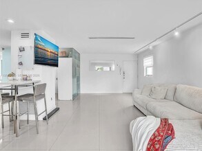 750 Michigan Ave in Miami Beach, FL - Foto de edificio - Building Photo
