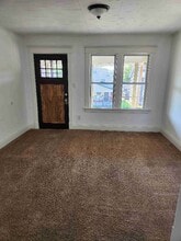 27 E Hillcrest Ave in Dayton, OH - Foto de edificio - Building Photo