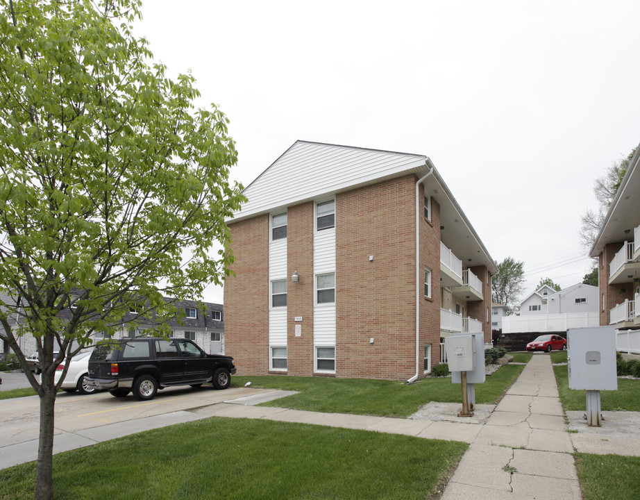 1928 S 55th St in Omaha, NE - Building Photo