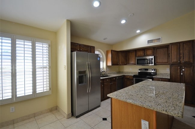 1108 E Betsy Ln in Gilbert, AZ - Building Photo - Building Photo