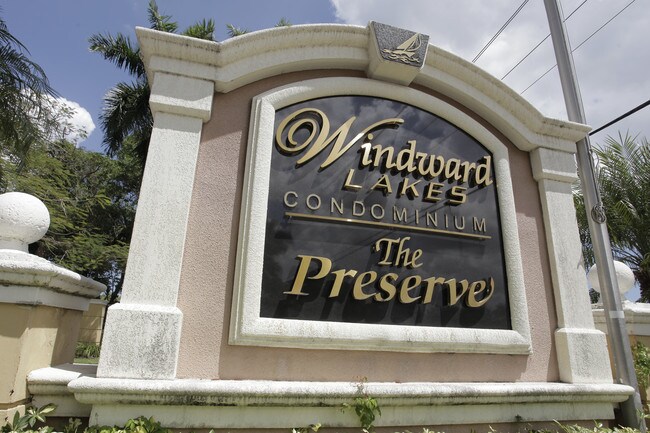 Windward Lakes in Pompano Beach, FL - Foto de edificio - Building Photo